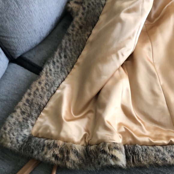 Authentic Saint John Plush Winter Coat - Picture 4 of 7